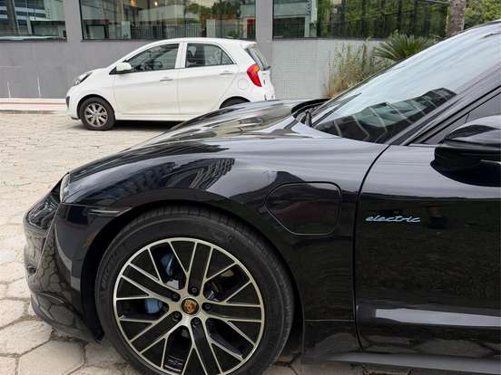 PORSCHE-TAYCAN-ELÉTRICO PORSCHE-TAYCAN-2021