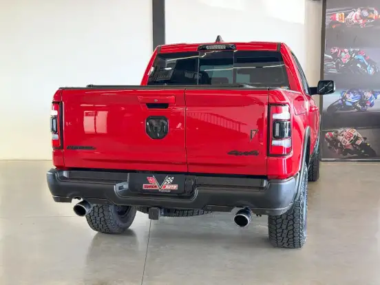 RAM-1500-5.7 V8 GASOLINA REBEL CD 4X4 AUTOMÁTICO RAM-1500-2021