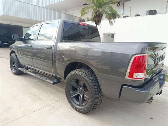 RAM-CLASSIC-5.7 V8 GASOLINA LARAMIE CD 4X4 AUTOMÁTICO RAM-CLASSIC-2022