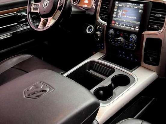 RAM-CLASSIC-5.7 V8 GASOLINA LARAMIE CD 4X4 AUTOMÁTICO RAM-CLASSIC-2023