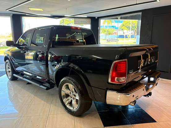 RAM-CLASSIC-5.7 V8 GASOLINA LARAMIE CD 4X4 AUTOMÁTICO RAM-CLASSIC-2022
