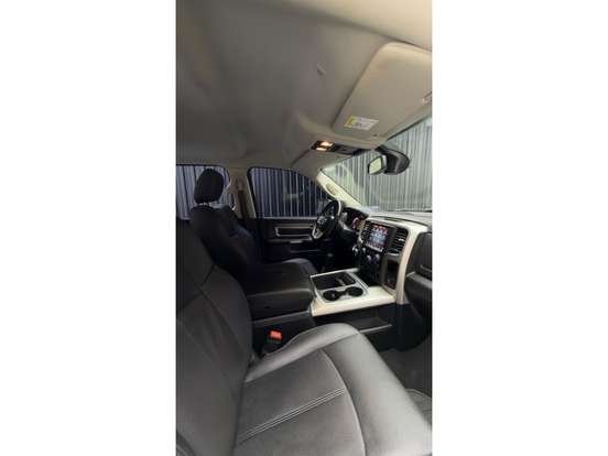 RAM-CLASSIC-5.7 V8 GASOLINA LARAMIE NIGHT EDITION CD 4X4 AUTOMÁTICO RAM-CLASSIC-2023