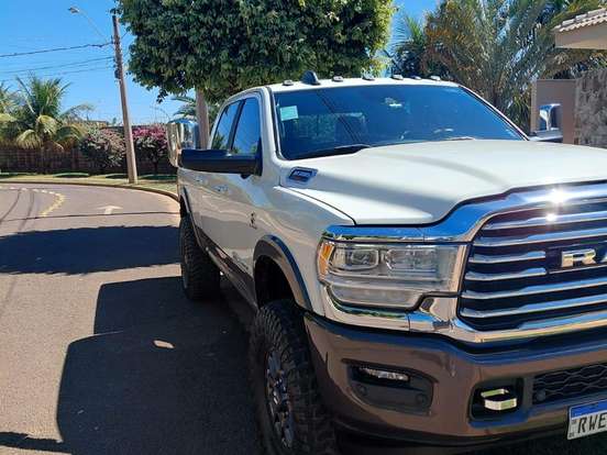 RAM-3500-6.7 I6 TURBO DIESEL LIMITED LONGHORN CD 4X4 AUTOMÁTICO RAM-3500-2022