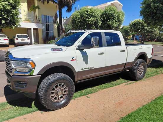 RAM-3500-6.7 I6 TURBO DIESEL LIMITED LONGHORN CD 4X4 AUTOMÁTICO RAM-3500-2022