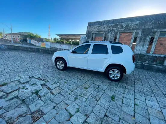 RENAULT-DUSTER-2015