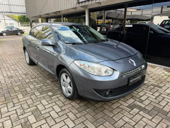 RENAULT FLUENCE 2.0 DYNAMIQUE 16V FLEX 4P AUTOMÁTICO RENAULT FLUENCE 2.0 DYNAMIQUE 16V FLEX 4P AUTOMÁTICO
