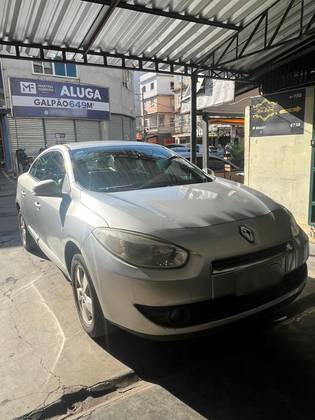 RENAULT FLUENCE 2.0 DYNAMIQUE 16V FLEX 4P AUTOMÁTICO