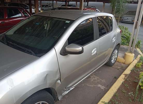 RENAULT-SANDERO-2016
