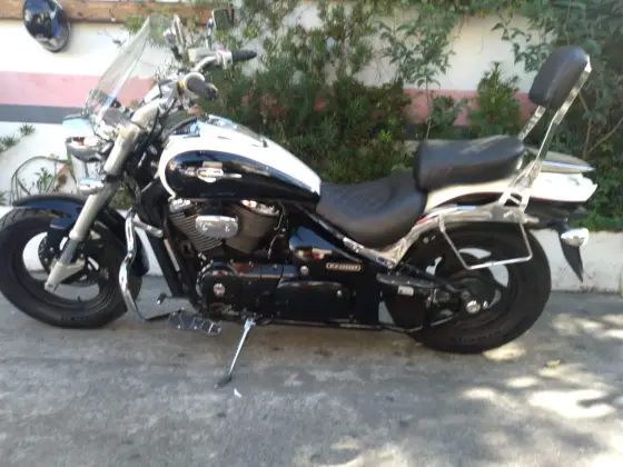 SUZUKI BOULEVARD M800 