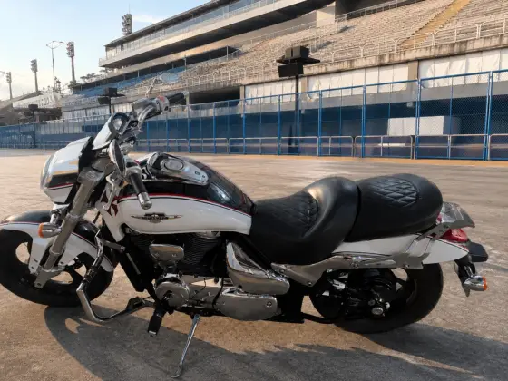 SUZUKI BOULEVARD M800R SUZUKI BOULEVARD M800R