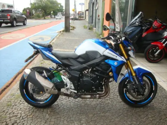 SUZUKI GSR 750ZA 
