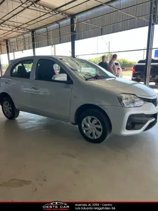 TOYOTA-ETIOS-2017