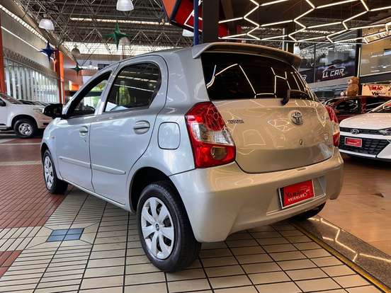 TOYOTA-ETIOS-1.3 16V FLEX 4P MANUAL TOYOTA-ETIOS-2013