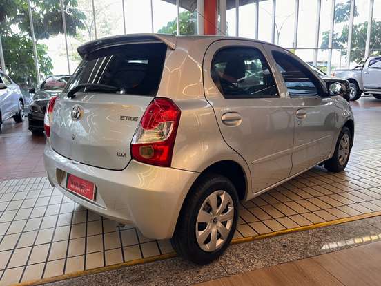 TOYOTA-ETIOS-2013