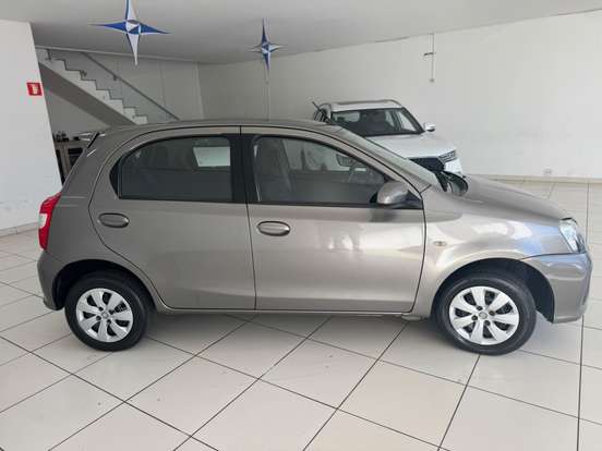 TOYOTA-ETIOS-2018