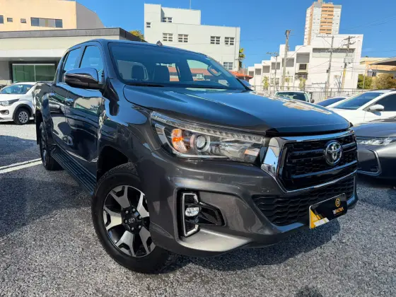 TOYOTA HILUX 2.8 SRX 4X4 CD 16V DIESEL 4P AUTOMÁTICO