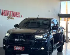 TOYOTA HILUX 2.8 D-4D TURBO DIESEL CD GR-S 4X4 AUTOMÁTICO TOYOTA HILUX 2.8 D-4D TURBO DIESEL CD GR-S 4X4 AUTOMÁTICO