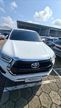 TOYOTA HILUX 2.8 D-4D TURBO DIESEL CD SR 4X4 AUTOMÁTICO