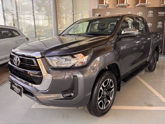 TOYOTA HILUX 2.8 D-4D TURBO DIESEL CD SRV 4X4 AUTOMÁTICO