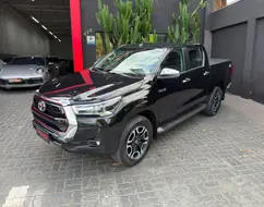 TOYOTA HILUX 2.8 D-4D TURBO DIESEL CD SRV 4X4 AUTOMÁTICO TOYOTA HILUX 2.8 D-4D TURBO DIESEL CD SRV 4X4 AUTOMÁTICO