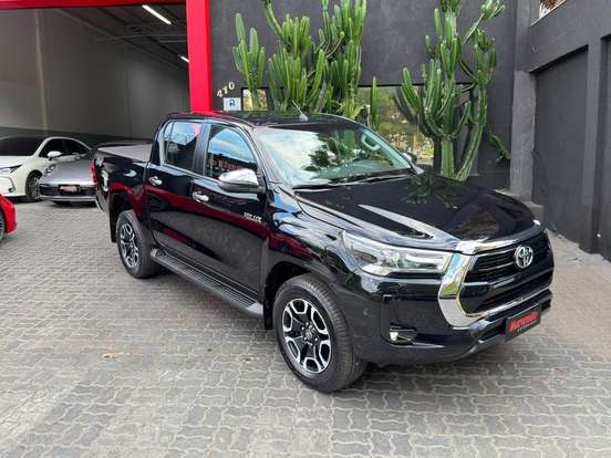 TOYOTA-HILUX-2.8 D-4D TURBO DIESEL CD SRV 4X4 AUTOMÁTICO TOYOTA-HILUX-2024