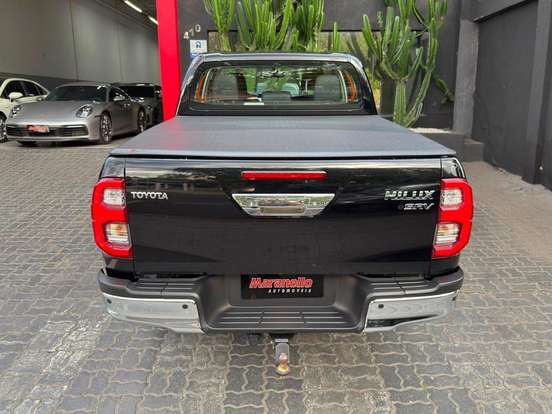TOYOTA-HILUX-2024