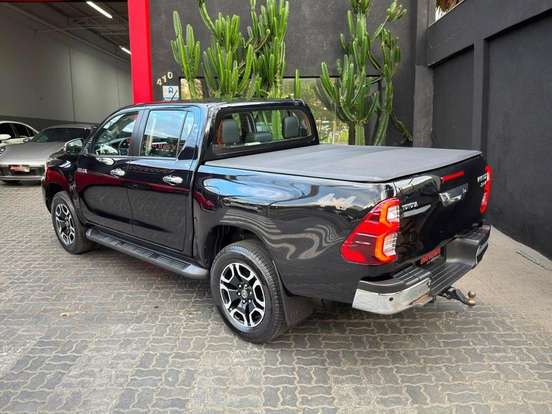 TOYOTA-HILUX-2024