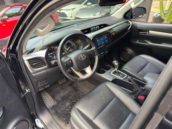 TOYOTA-HILUX-2.8 D-4D TURBO DIESEL CD SRV 4X4 AUTOMÁTICO TOYOTA-HILUX-2024