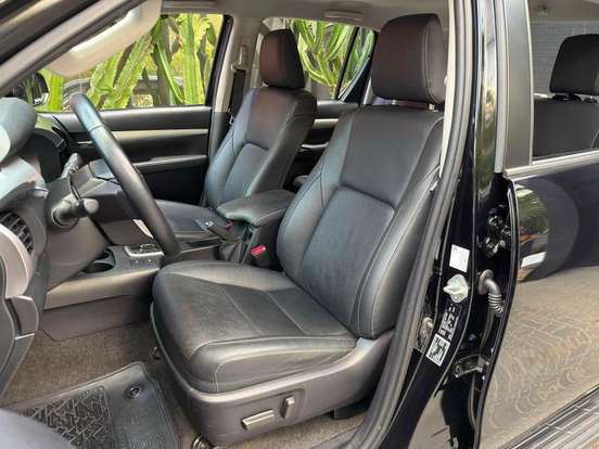 TOYOTA-HILUX-2.8 D-4D TURBO DIESEL CD SRV 4X4 AUTOMÁTICO TOYOTA-HILUX-2024