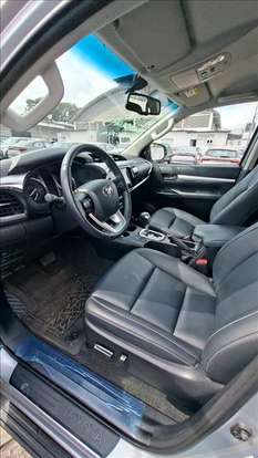 TOYOTA-HILUX-2025