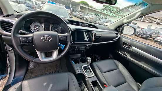 TOYOTA-HILUX-2.8 D-4D TURBO DIESEL CD SRV 4X4 AUTOMÁTICO TOYOTA-HILUX-2025