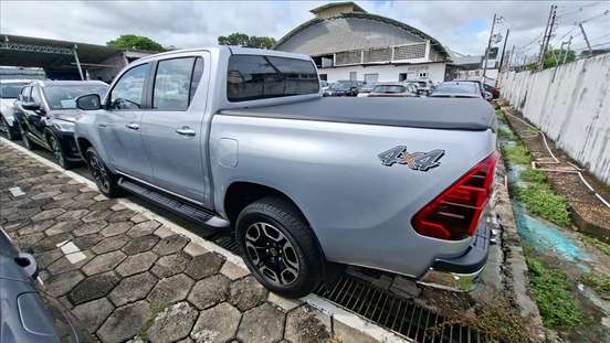TOYOTA-HILUX-2025