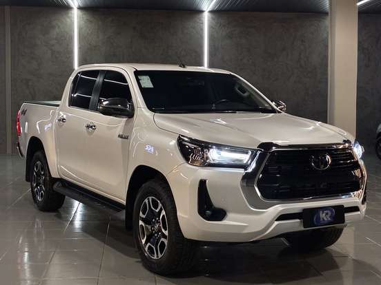 TOYOTA-HILUX-2024