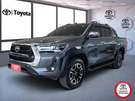 TOYOTA HILUX 2.8 D-4D TURBO DIESEL CD SRX PLUS 4X4 AUTOMÁTICO