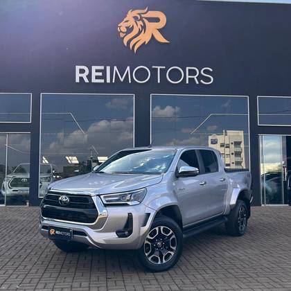 TOYOTA HILUX 2.8 D-4D TURBO DIESEL CD SRX PLUS 4X4 AUTOMÁTICO