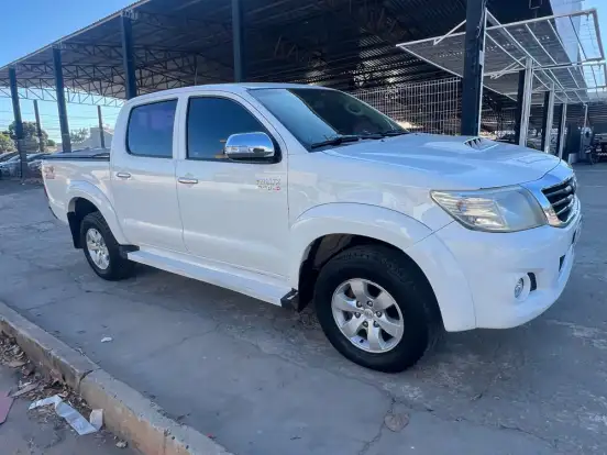 TOYOTA-HILUX-3.0 SRV 4X4 CD 16V TURBO INTERCOOLER DIESEL 4P AUTOMÁTICO TOYOTA-HILUX-2013