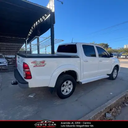 TOYOTA-HILUX-2013