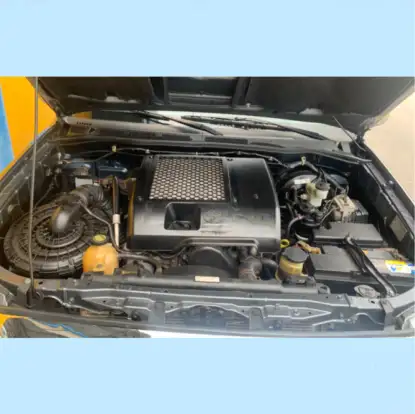 TOYOTA-HILUX-2010