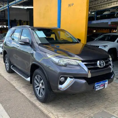 TOYOTA-HILUX SW4-2017