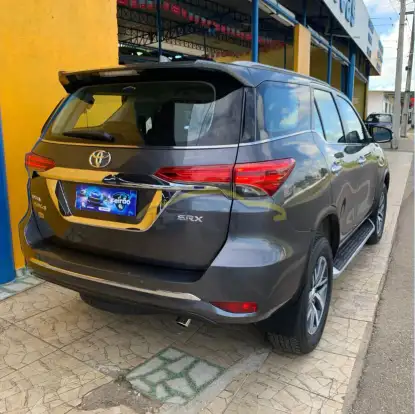 TOYOTA-HILUX SW4-2017