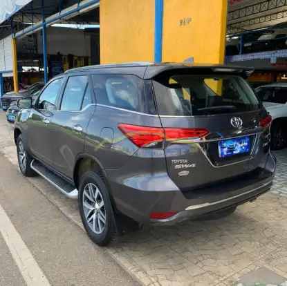 TOYOTA-HILUX SW4-2017