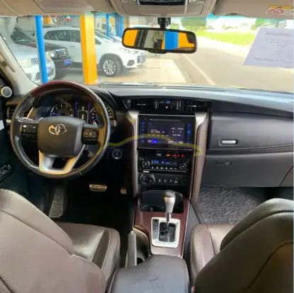 TOYOTA-HILUX SW4-2017