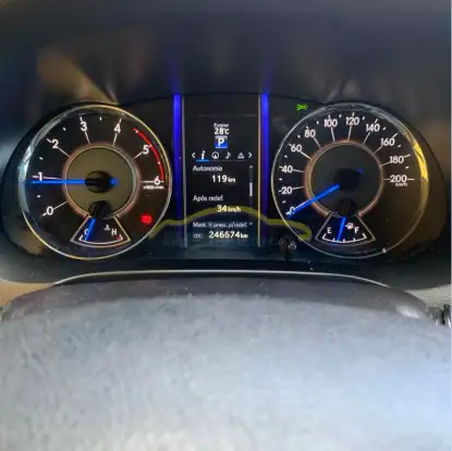 TOYOTA-HILUX SW4-2017