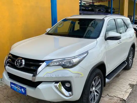 TOYOTA-HILUX SW4-2.8 SRX 4X4 7 LUGARES 16V TURBO INTERCOOLER DIESEL 4P AUTOMÁTICO TOYOTA-HILUX SW4-2018
