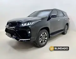TOYOTA HILUX SW4 2.8 D-4D TURBO DIESEL DIAMOND 7L 4X4 AUTOMÁTICO TOYOTA HILUX SW4 2.8 D-4D TURBO DIESEL DIAMOND 7L 4X4 AUTOMÁTICO