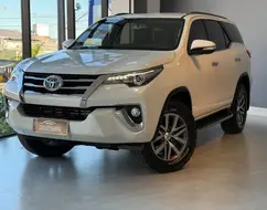 TOYOTA HILUX SW4 2.8 SRX 4X4 16V TURBO INTERCOOLER DIESEL 4P AUTOMÁTICO TOYOTA HILUX SW4 2.8 SRX 4X4 16V TURBO INTERCOOLER DIESEL 4P AUTOMÁTICO