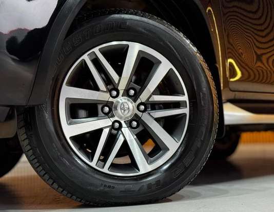 TOYOTA-HILUX SW4-2018