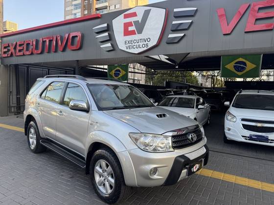 TOYOTA HILUX SW4 3.0 SRV 4X4 16V TURBO INTERCOOLER DIESEL 4P AUTOMÁTICO