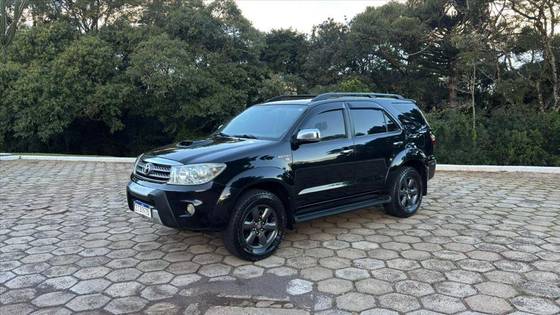 TOYOTA HILUX SW4 3.0 SRV 4X4 16V TURBO INTERCOOLER DIESEL 4P AUTOMÁTICO
