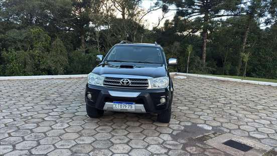 TOYOTA-HILUX SW4-2010